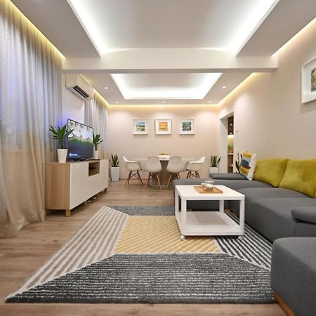 Modern Central 2-Bedroom Apartment With Parking Várna Kültér fotó