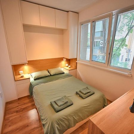 Modern Central 2-Bedroom Apartment With Parking Várna Kültér fotó