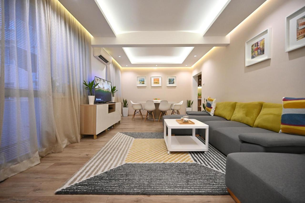 Modern Central 2-Bedroom Apartment With Parking Várna Kültér fotó