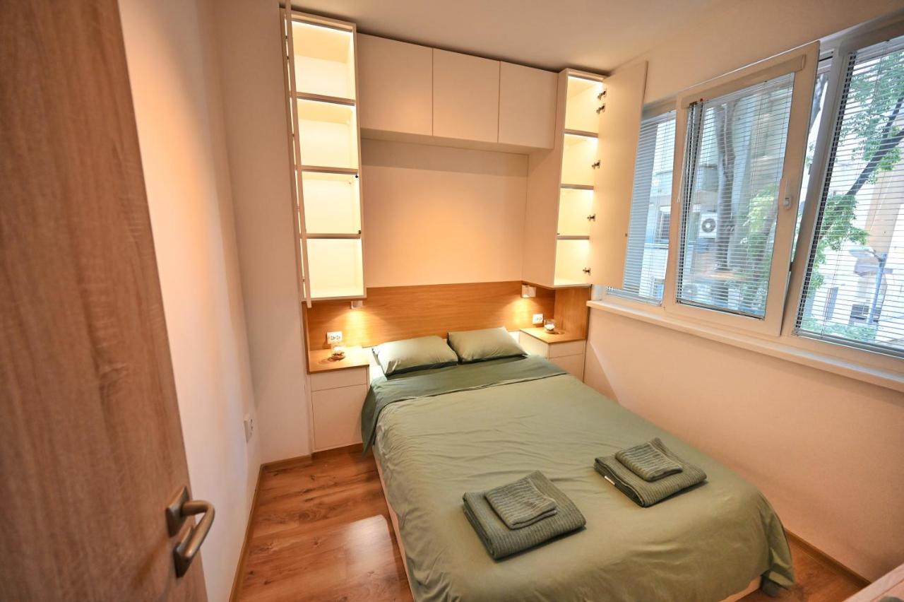 Modern Central 2-Bedroom Apartment With Parking Várna Kültér fotó